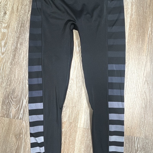 K-DEER Pants - K-DEER Black With Gray Stripes Leggings Women’s Large High Waist Workout Dance